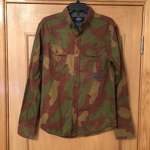 10.Deep Camo Long Sleeve Button Down Shirt Sz M